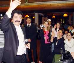 26 aral�k 2005  almanya - m�nih konseri.gif